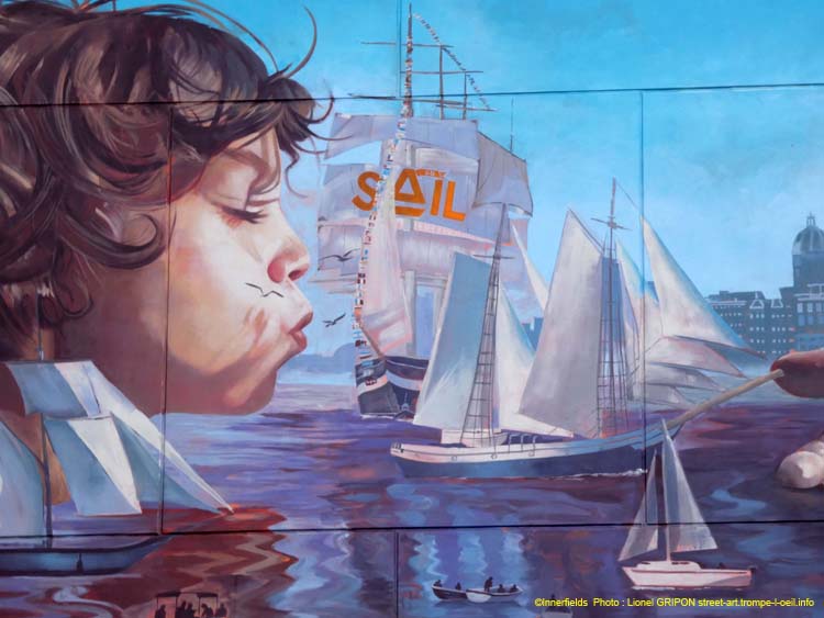 Unis par les vagues