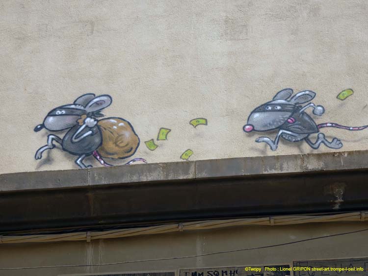 Souris et policier