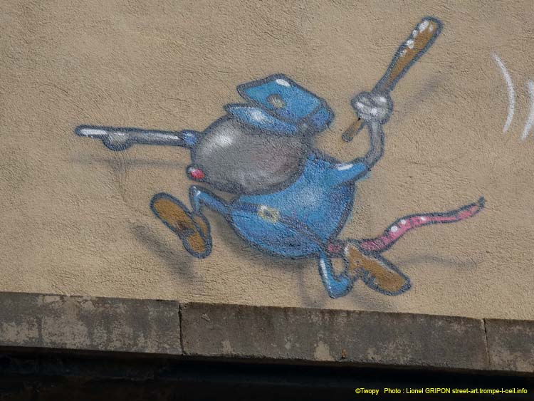 Souris et policier