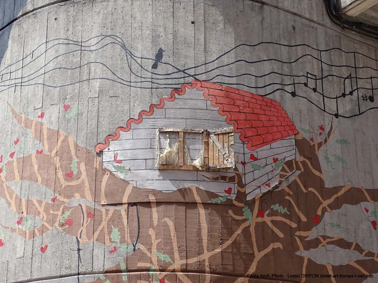 Balançoire et arbre maison