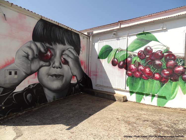 Enfant et cerises