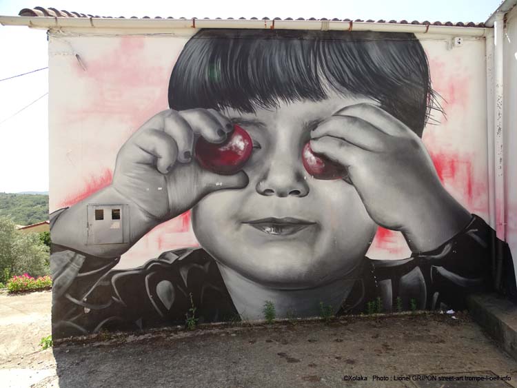 Enfant et cerises