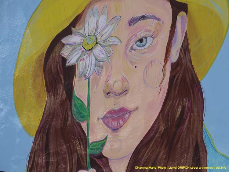 Fillette et marguerite
